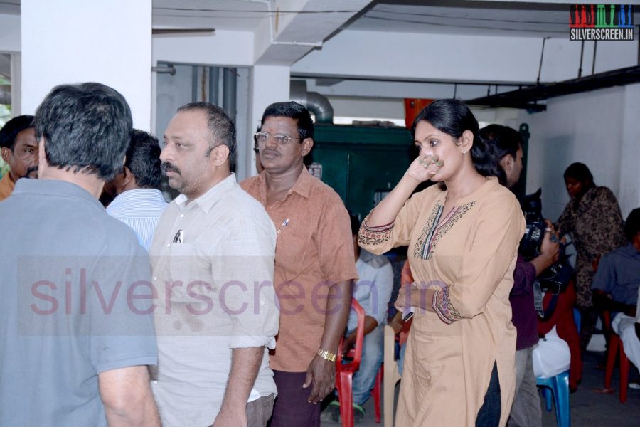 celebrities-k-balachander-son-bala-kailasam-funeral-stills-063