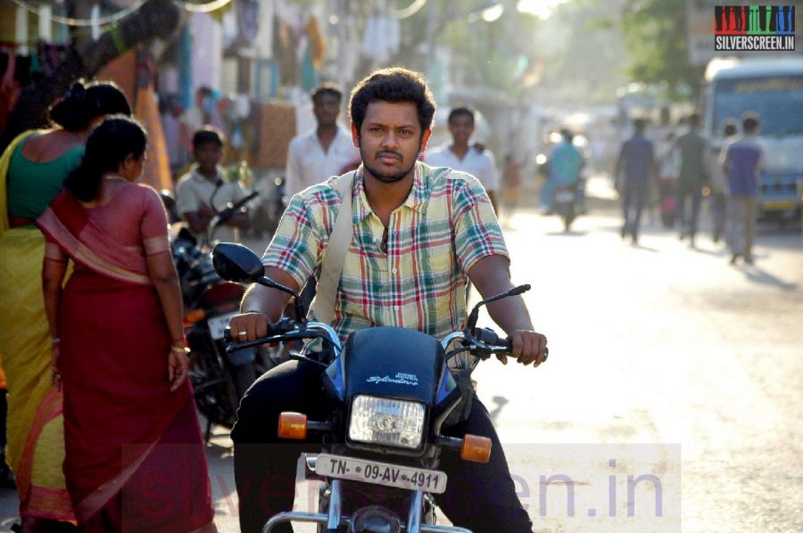 Actor Mahesh in Iravum Pagalum Varum Movie Stills