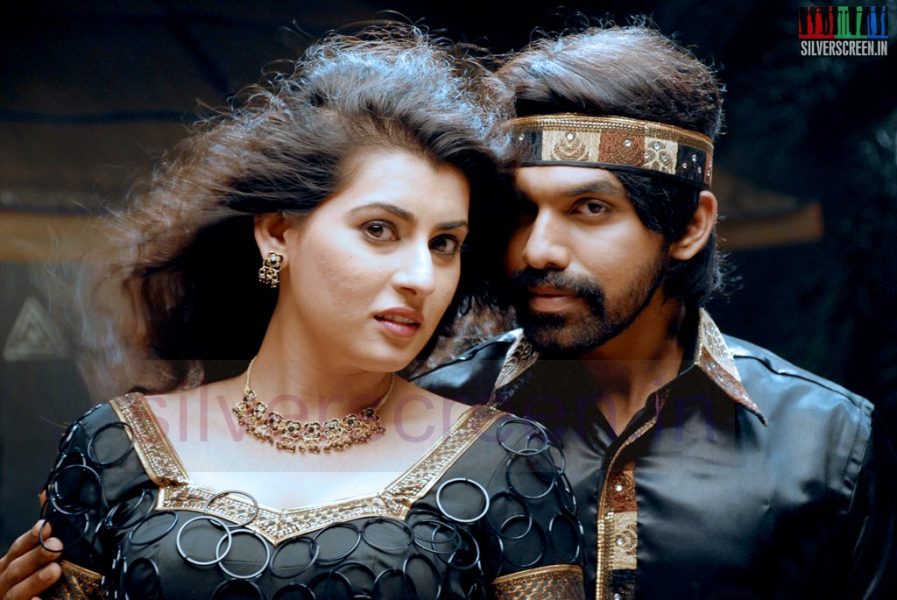 Actor Vasan Karthik and Actress Archana in Naadodi Vamsam Movie Stills