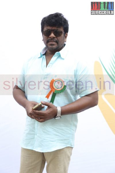 national-flag-hosting-function-by-r-parthiban-lawrence-raghavendra-stills-002