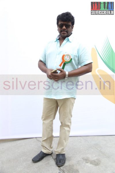 national-flag-hosting-function-by-r-parthiban-lawrence-raghavendra-stills-003