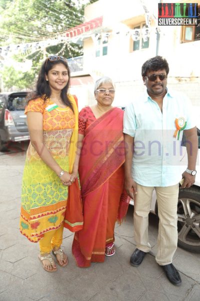 national-flag-hosting-function-by-r-parthiban-lawrence-raghavendra-stills-018