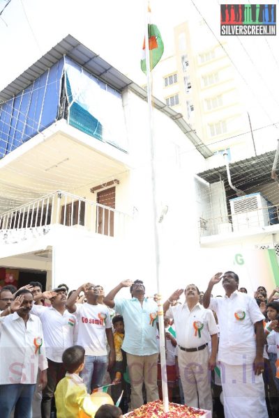 national-flag-hosting-function-by-r-parthiban-lawrence-raghavendra-stills-027