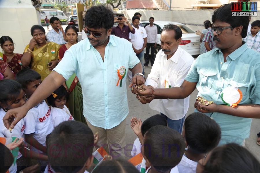 national-flag-hosting-function-by-r-parthiban-lawrence-raghavendra-stills-029