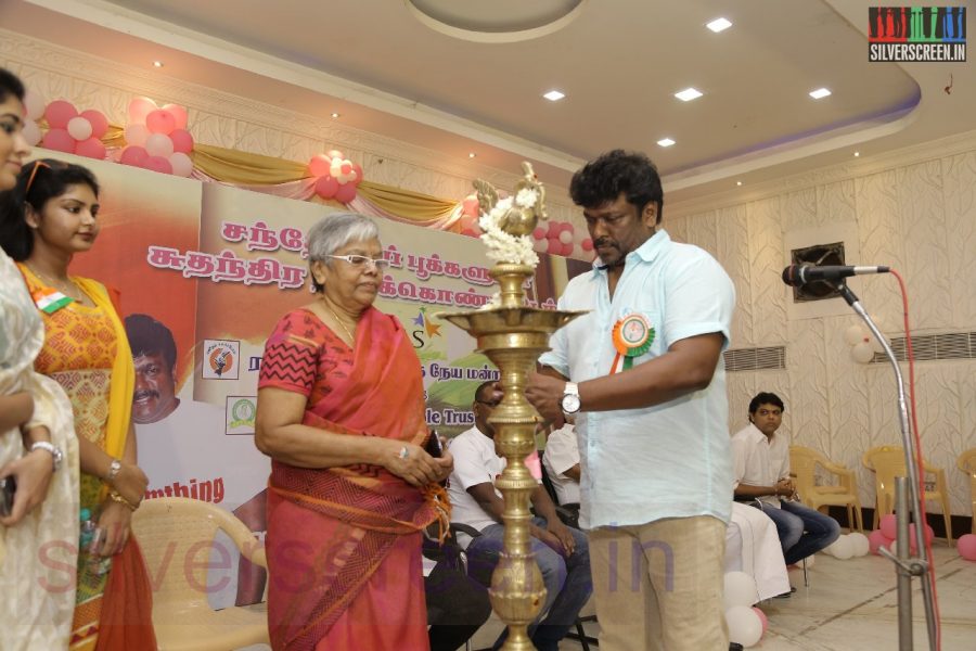 national-flag-hosting-function-by-r-parthiban-lawrence-raghavendra-stills-035