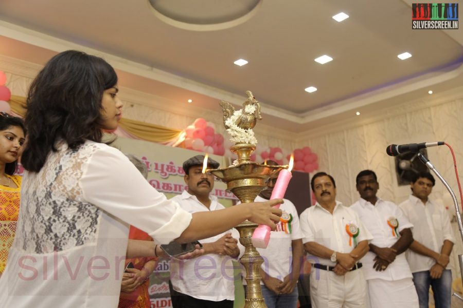 national-flag-hosting-function-by-r-parthiban-lawrence-raghavendra-stills-038