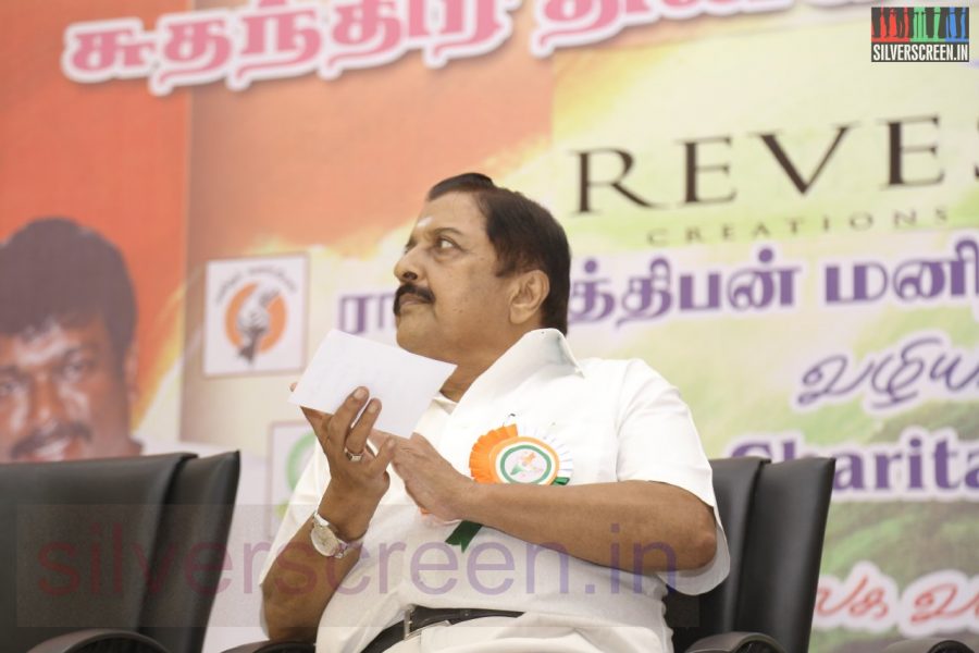 national-flag-hosting-function-by-r-parthiban-lawrence-raghavendra-stills-050