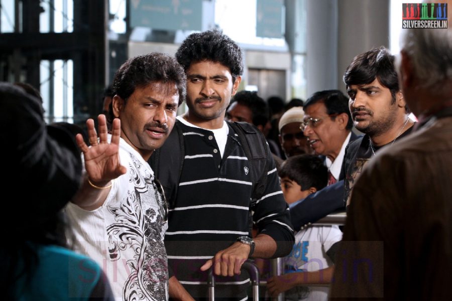 Director Gaurav Narayanan, Actor Vikram Prabhu and Sathish in Sigaram Thodu Movie Stills