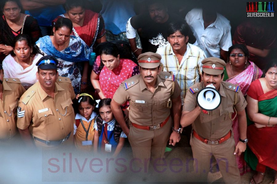 Actor Vikram Prabhu and Erode Mahesh in Sigaram Thodu Movie Stills