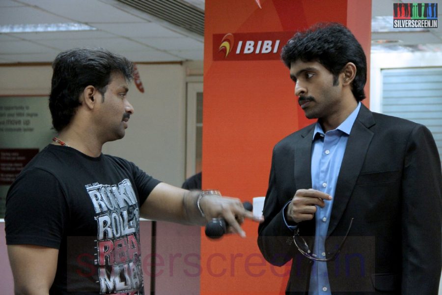 Director Gaurav Narayanan and Actor Vikram Prabhu in Sigaram Thodu Movie Stills