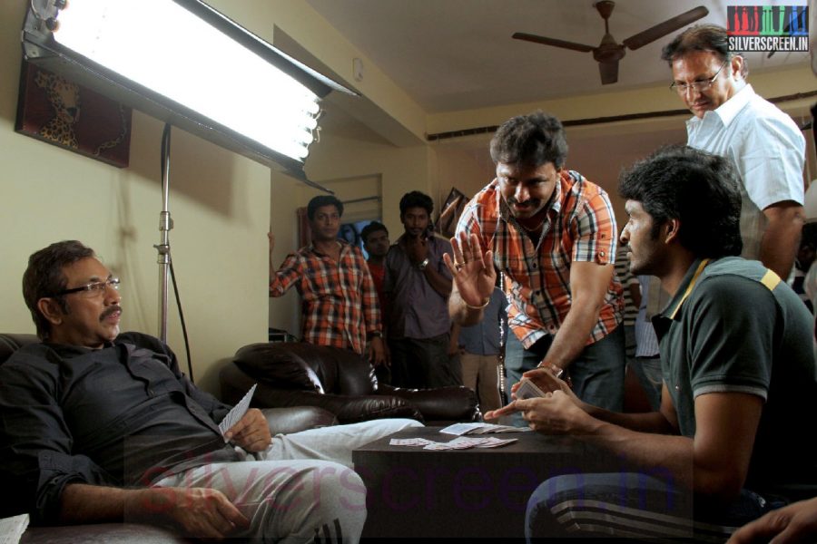 Director Gaurav Narayanan, Actor Vikram Prabhu and Sathyaraj in Sigaram Thodu Movie Stills