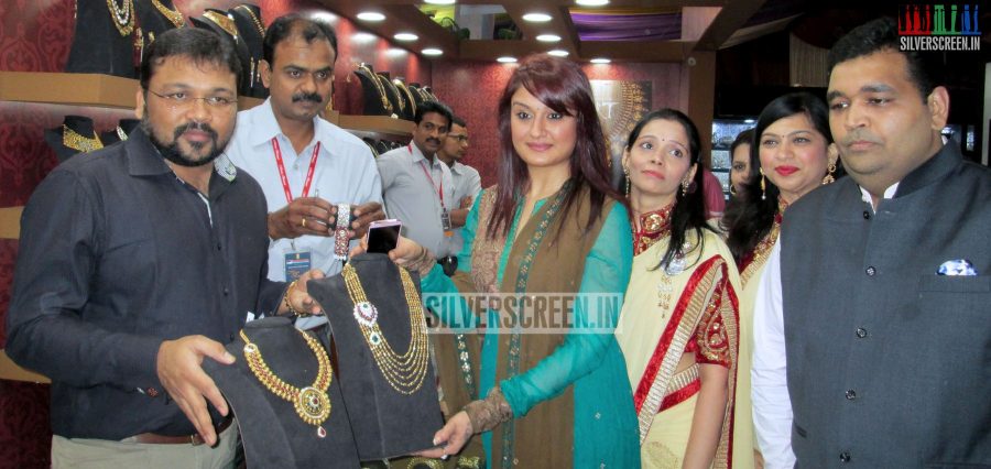 Actress Sonia Agarwal Inaugurates Jewellery Exhibition Stills