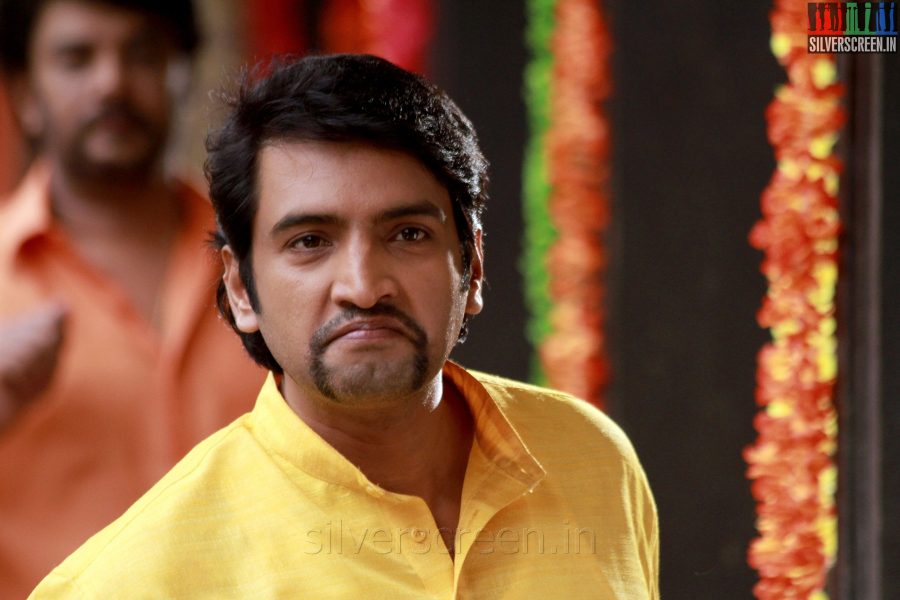 Comedian Actor Santhanam in Aranmanai Movie Stills