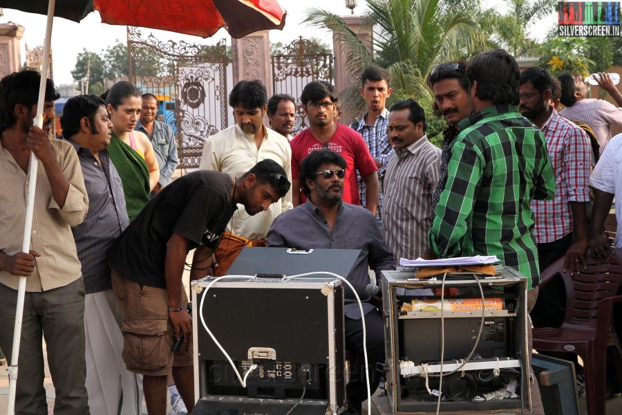 Director C Sundar and Comedian Actor Santhanam in Aranmanai Movie Stills