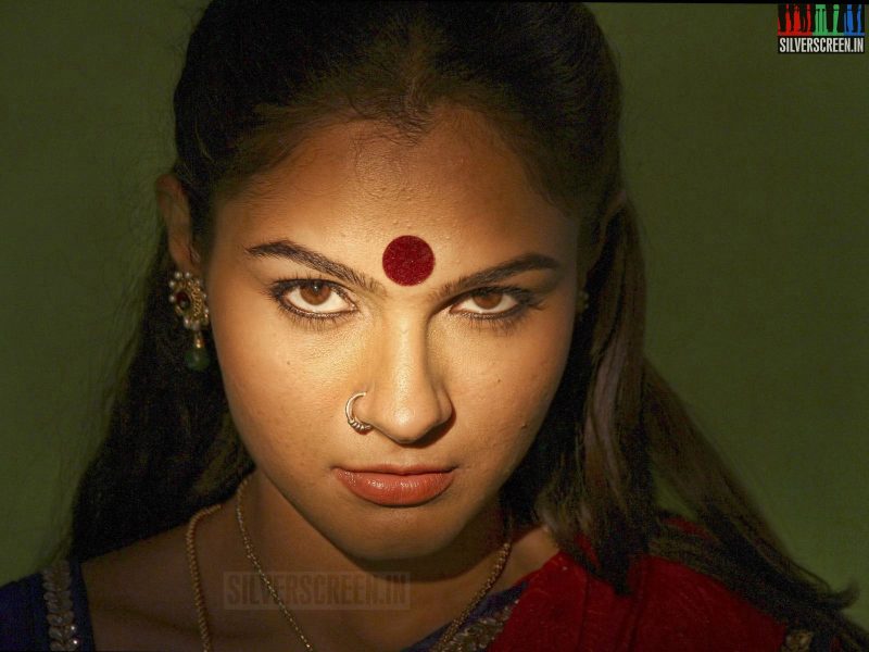 Actress Andrea Jeremiah, Hansika, Raai Laxmi, Vinay Rai in Aranmanai Movie Stills