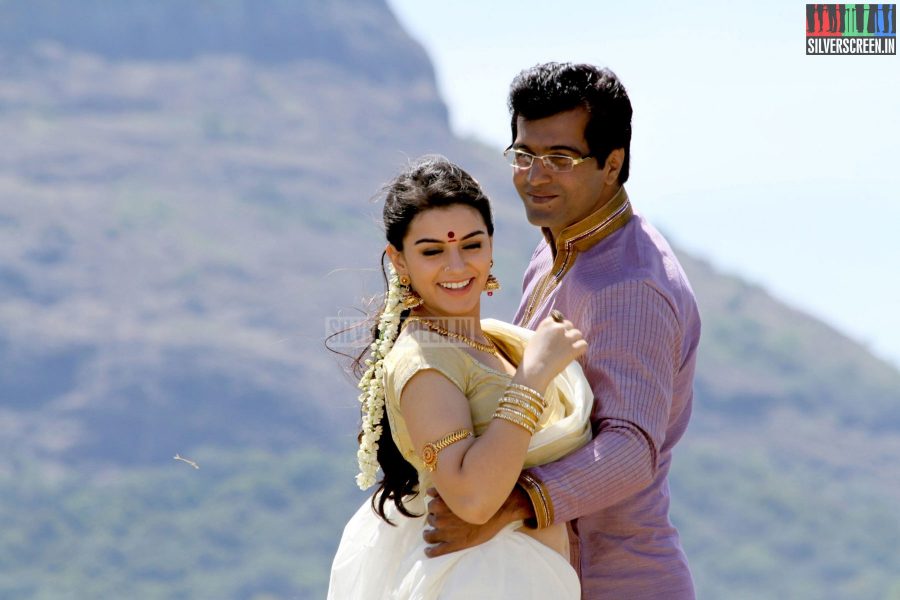 Actress Hansika Motwani and Vinay Rai in Aranmanai Movie Stills