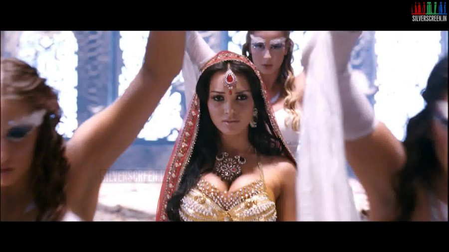 I Movie Teaser Frames with Vikram and Amy Jackson