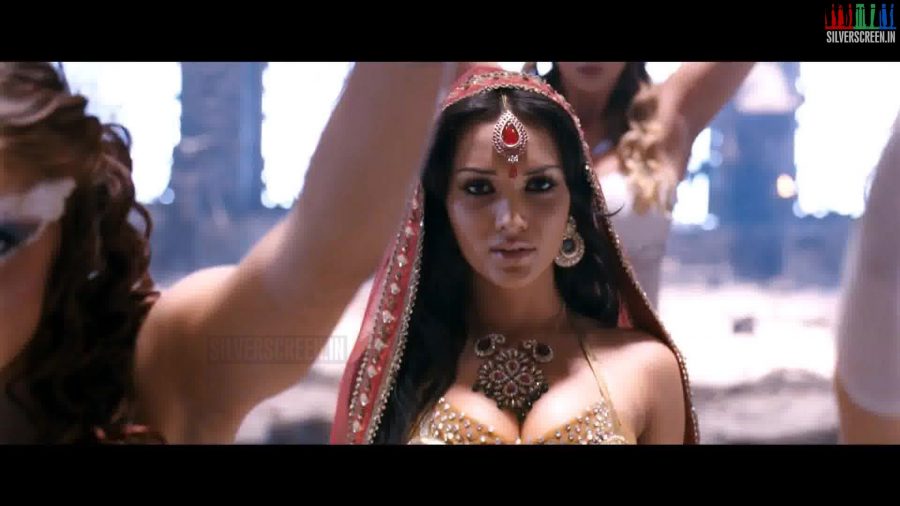 I Movie Teaser Frames with Vikram and Amy Jackson