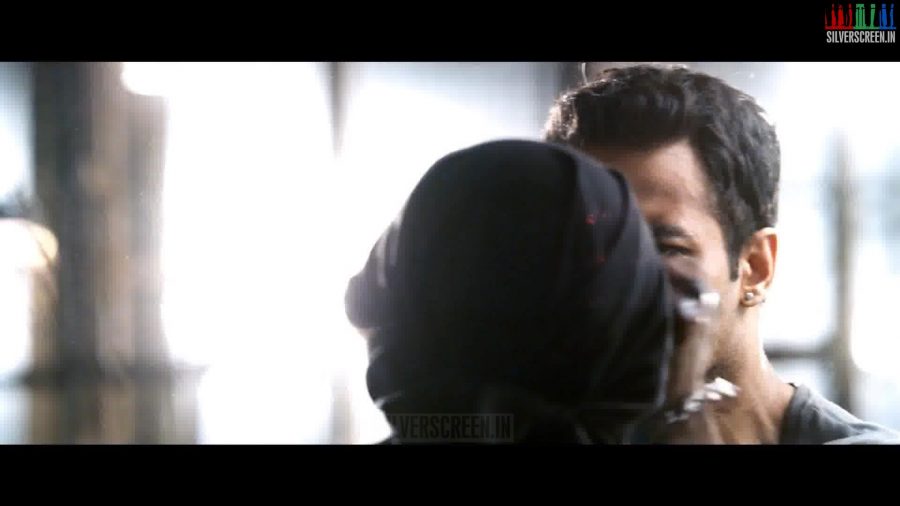 I Movie Teaser Frames with Vikram and Amy Jackson