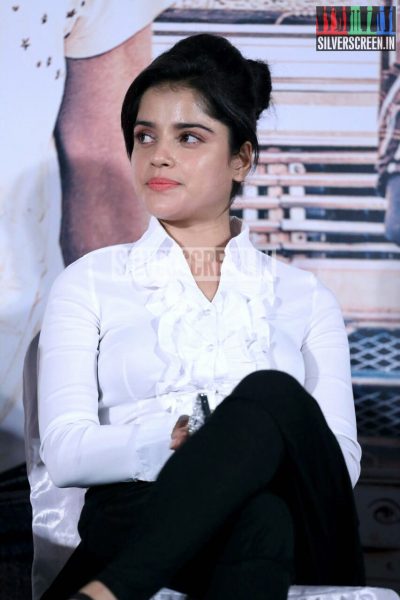 Actress Piaa Bajpai at Nerungi Vaa Muthamidathe Press Meet Event