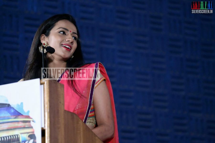 Actress Sruthi Hariharan at Nerungi Vaa Muthamidathe Press Meet Event