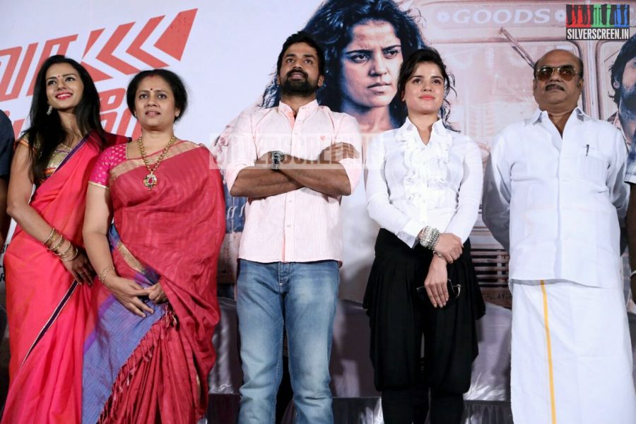 Actress Piaa Bajpai, Sruthi Hariharan, Lakshmy Ramakrishnan, AL Alagappan and Shabeer at Nerungi Vaa Muthamidathe Press Meet Event
