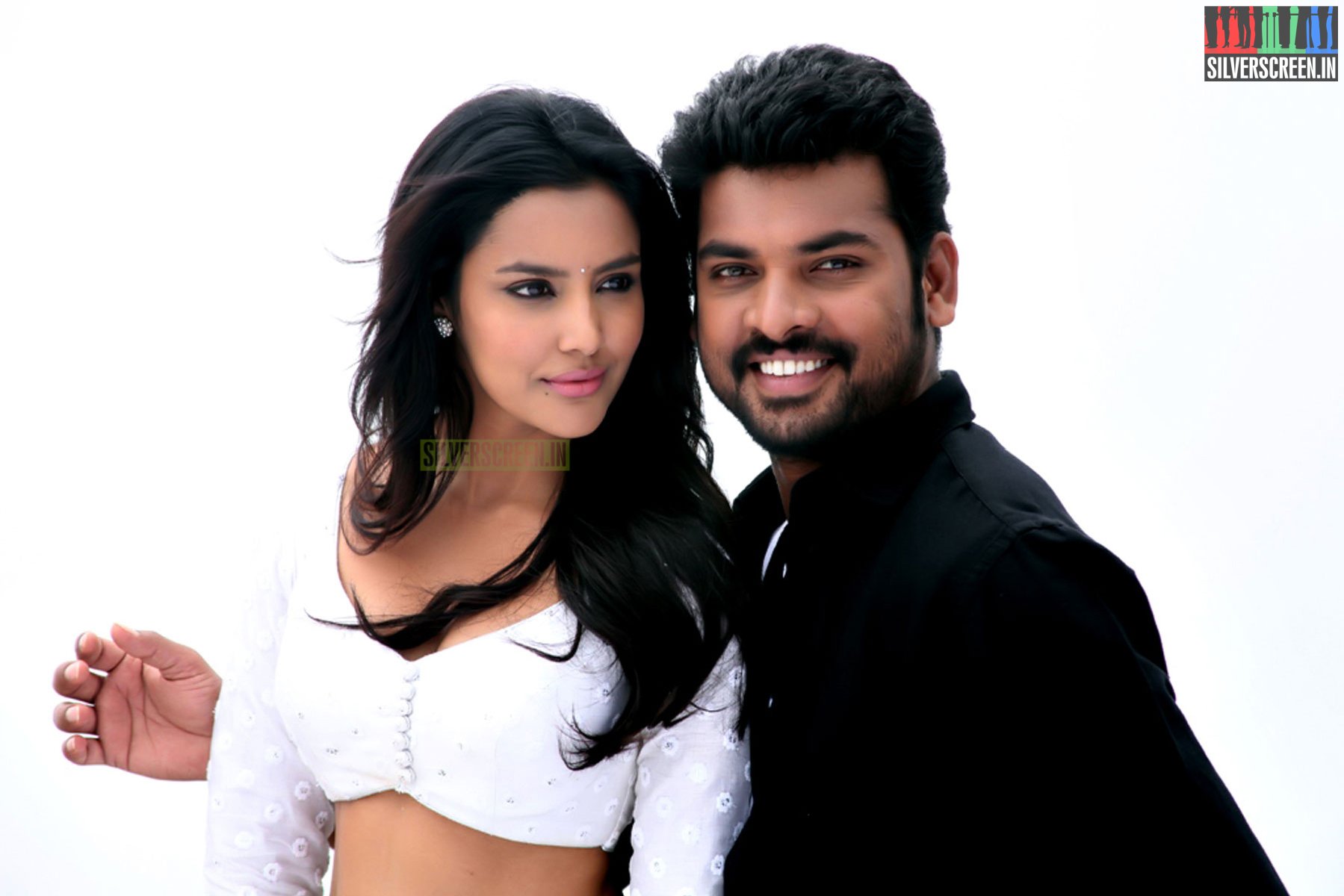 Oru Oorla Rendu Raja Review: Message in a Bottle – Silverscreen India