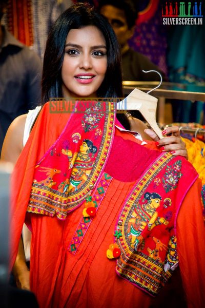 Actress Priya Anand HQ photos from a Pantaloon store launch