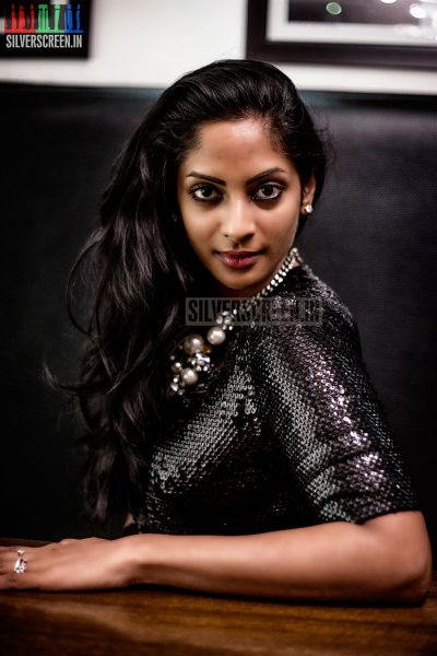 Actress Sriya Reddy Photos from her Exclusive Photoshoot with Si