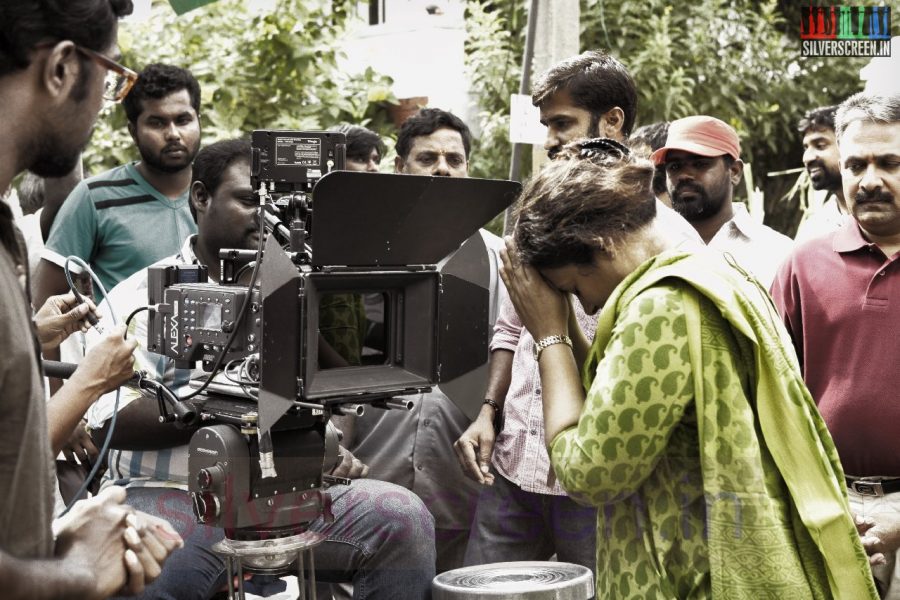 Director Lakshmy Ramakrishnan in Nerungi Vaa Muthamidathe Movie Working Stills