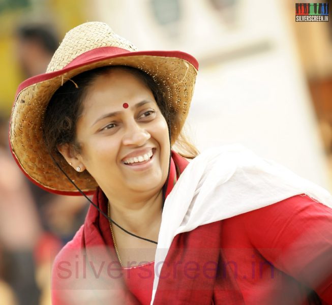 Director Lakshmy Ramakrishnan in Nerungi Vaa Muthamidathe Movie Working Stills