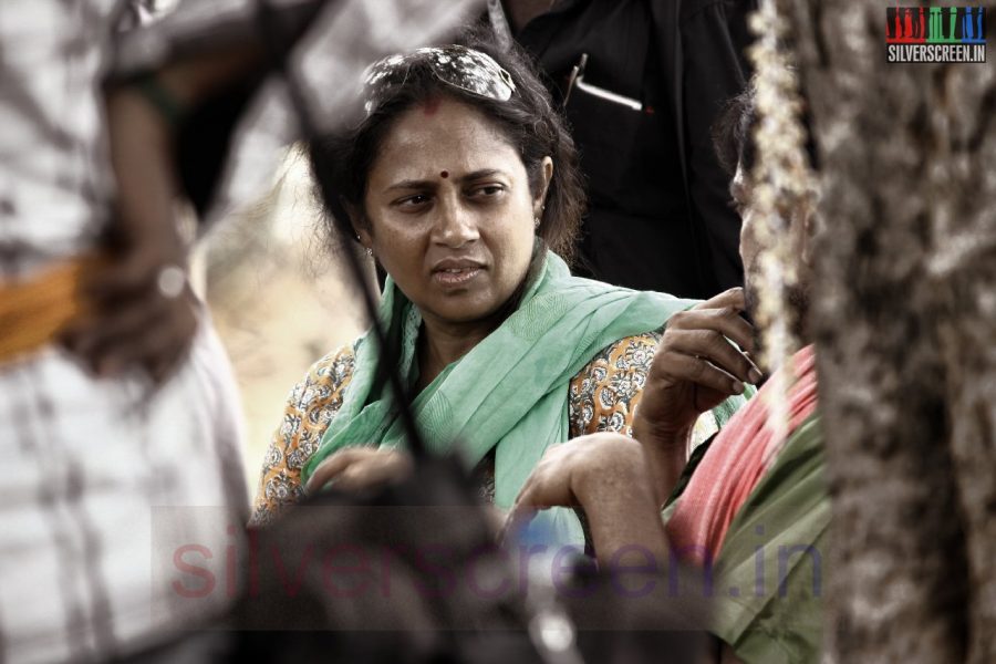 Director Lakshmy Ramakrishnan in Nerungi Vaa Muthamidathe Movie Working Stills