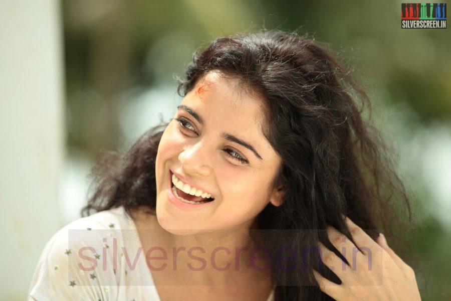 Actress Piaa Bajpai in Nerungi Vaa Muthamidathe Movie Working Stills