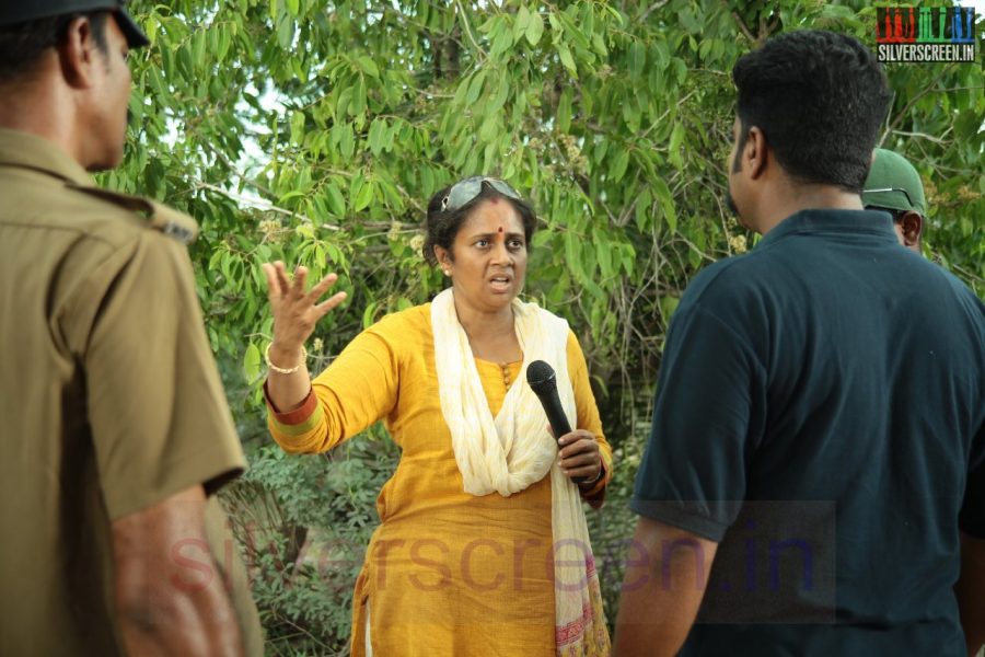 Director Lakshmy Ramakrishnan in Nerungi Vaa Muthamidathe Movie Working Stills
