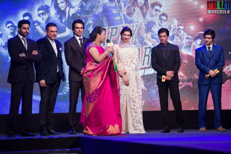 Actor Abhishek Bachchan, Shahrukh Khan, Deepika Padukone, Sonu Sood, Boman Irani at Happy New Year Promo with Palam Silks