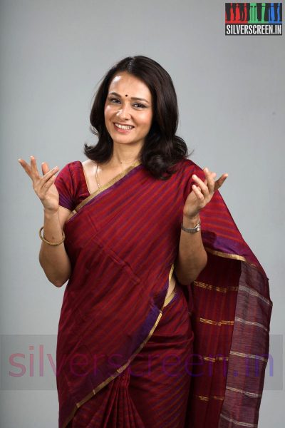 actress-amala-uyirmei-tamil-serial-stills-016