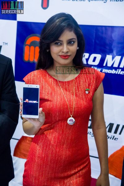 Actress Nandita at a Smart Phone Launch Photos