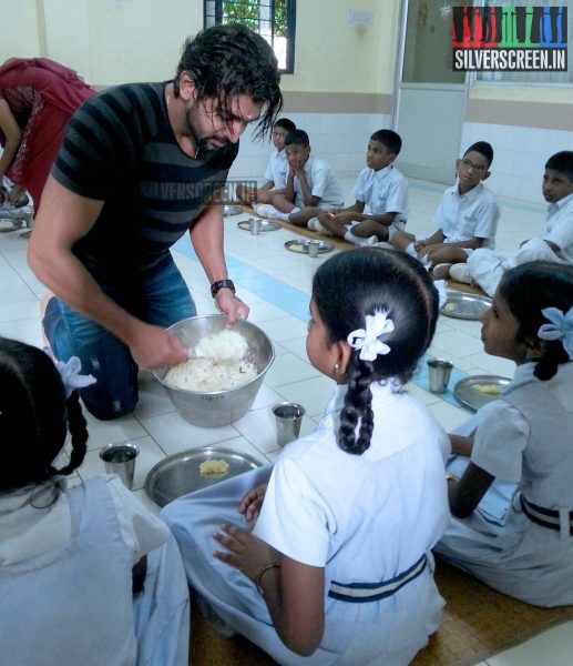 Arun Vijay Celebrates Birthday at Udhavum Karangal Stills