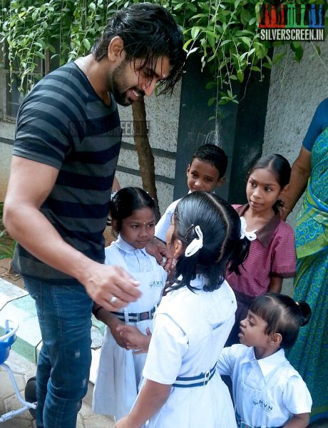 Arun Vijay Celebrates Birthday at Udhavum Karangal Stills