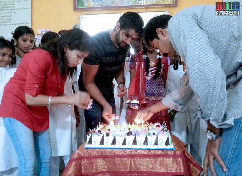 Arun Vijay Celebrates Birthday at Udhavum Karangal Stills