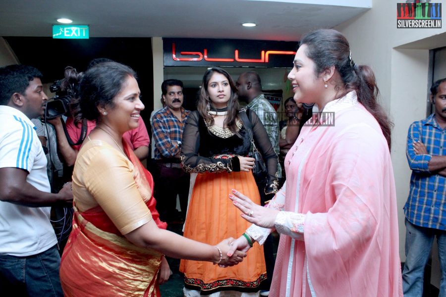 Nerungi Vaa Muthamidathe Premiere Show Stills