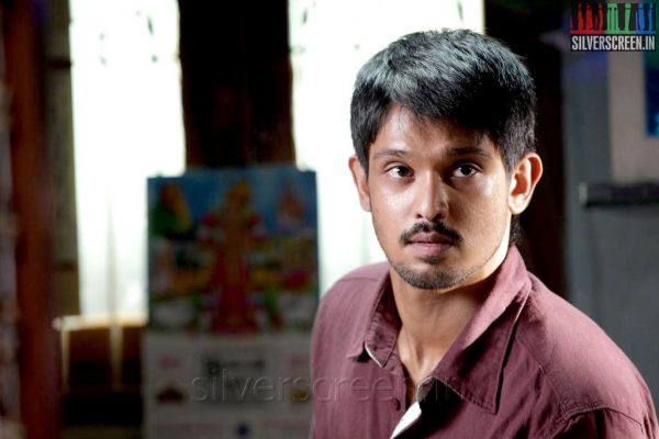 Actor Nakul in Tamilukku En Ondrai Aluthavum Movie Stills