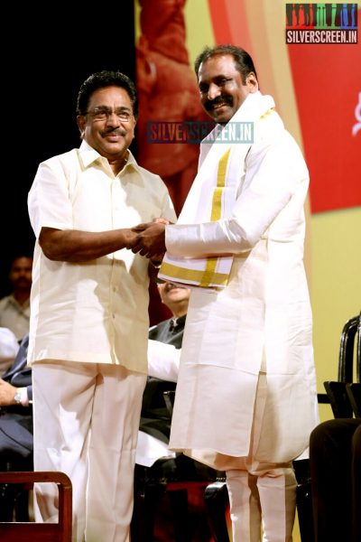 Vairamuthu Felicitates MP Tarun Vijay