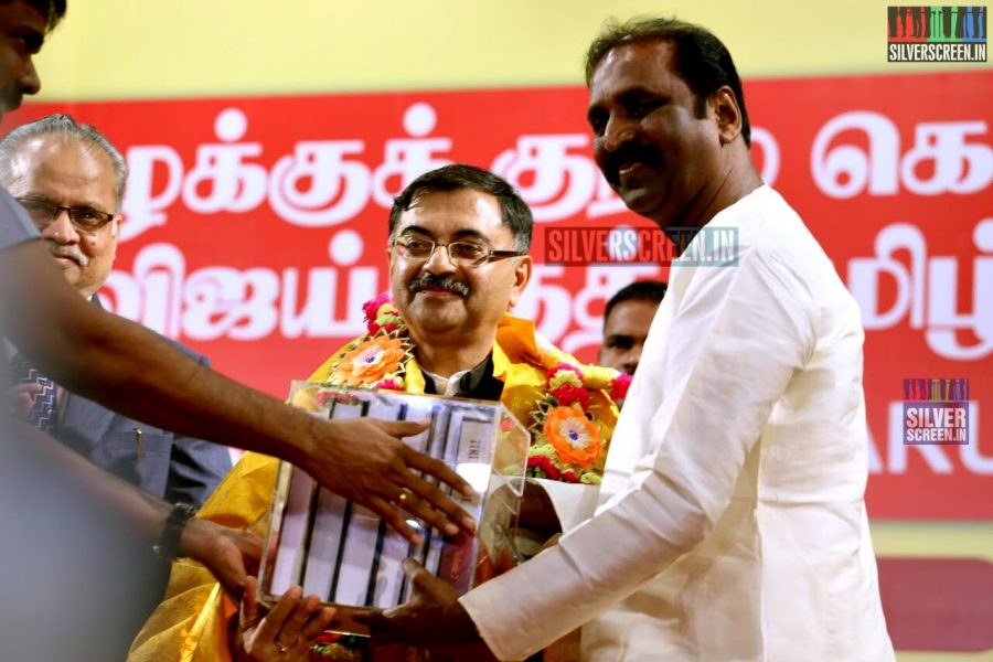 Vairamuthu Felicitates MP Tarun Vijay