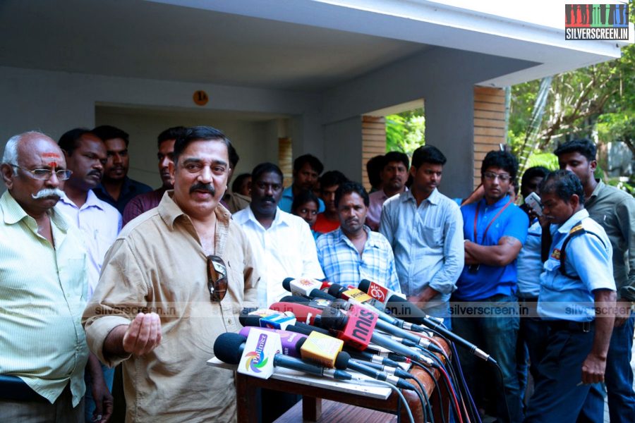 actor-kamal-hassan-pays-homage-to-k-balachander-photos-004.jpg