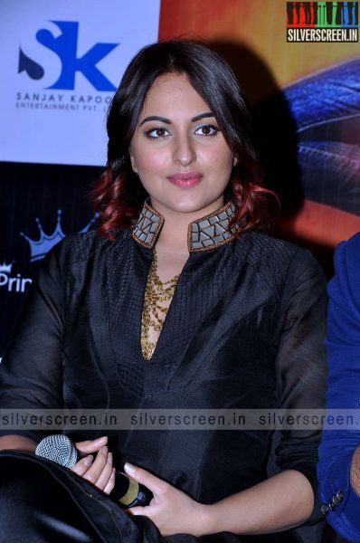 actress-sonakshi-sinha-promotes-tevar-at-hyderabad-photos-012.jpg