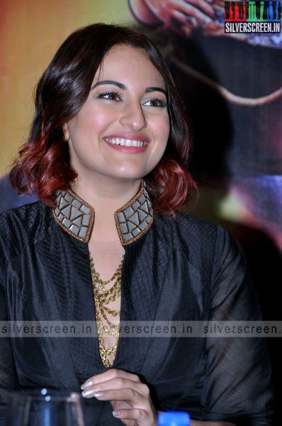 actress-sonakshi-sinha-promotes-tevar-at-hyderabad-photos-014.jpg