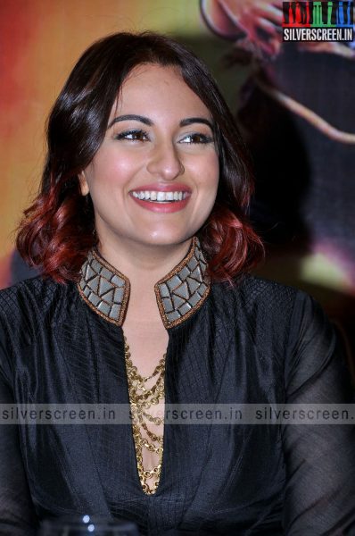 actress-sonakshi-sinha-promotes-tevar-at-hyderabad-photos-015.jpg