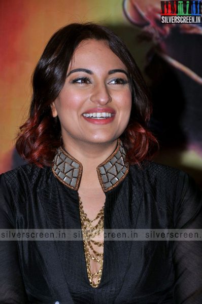 actress-sonakshi-sinha-promotes-tevar-at-hyderabad-photos-016.jpg