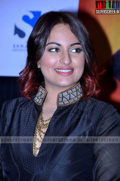 actress-sonakshi-sinha-promotes-tevar-at-hyderabad-photos-029.jpg